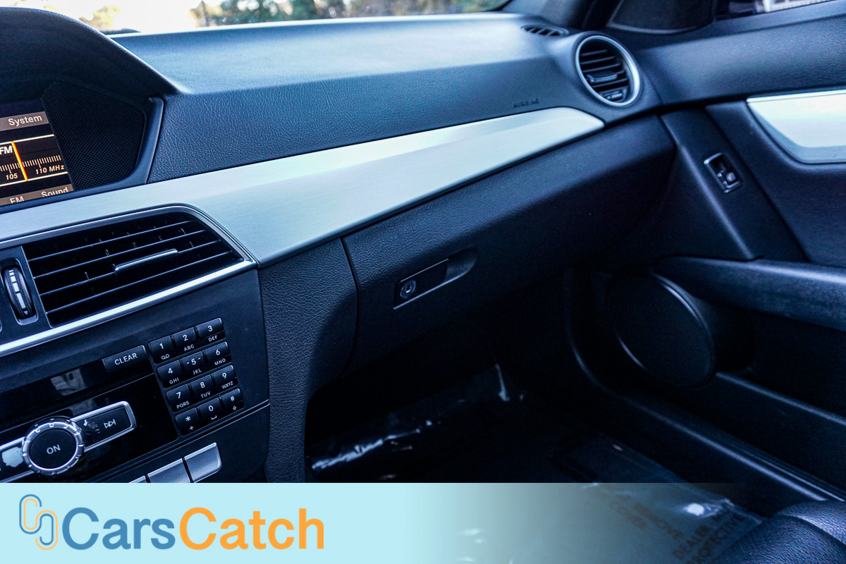 CARSCATCH - Used vehicle - Sedan MERCEDES-BENZ C-CLASS 2012