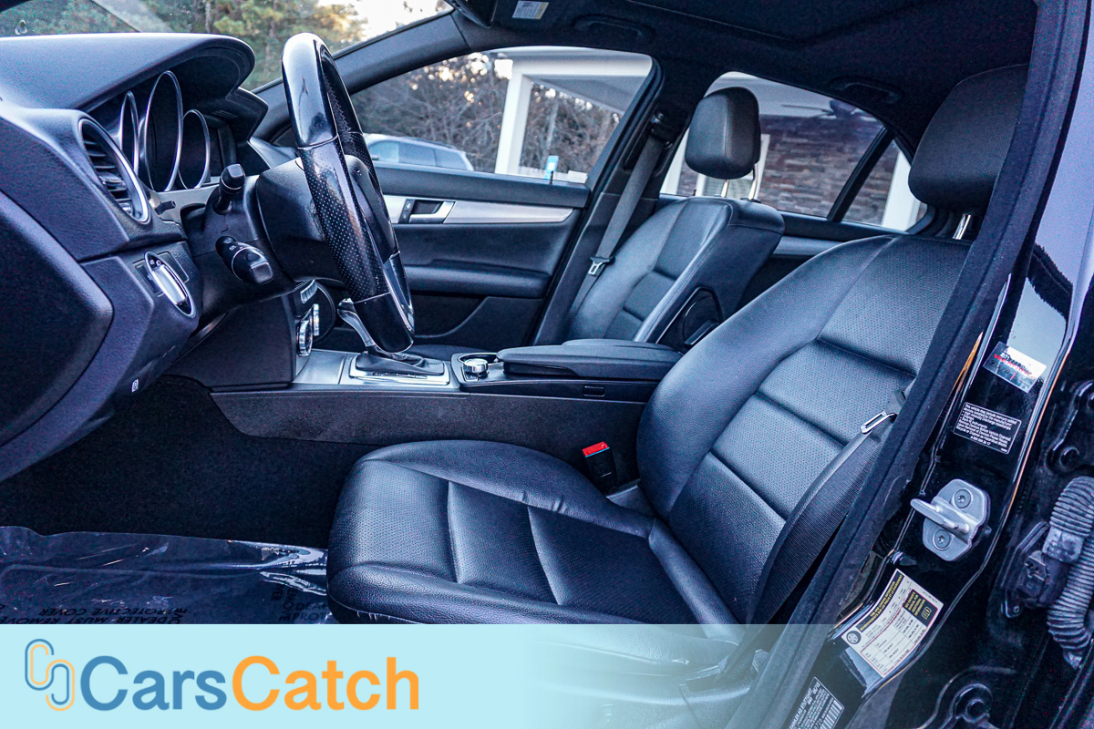 CARSCATCH - Used vehicle - Sedan MERCEDES-BENZ C-CLASS 2012