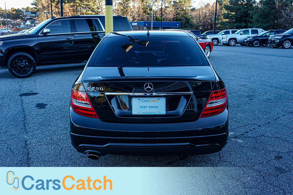 CARSCATCH - Used vehicle - Sedan MERCEDES-BENZ C-CLASS 2012