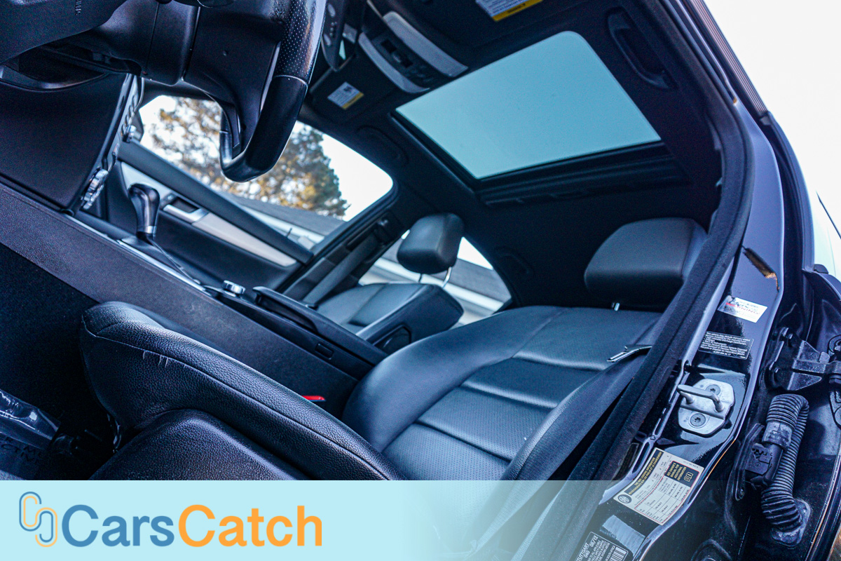 CARSCATCH - Used vehicle - Sedan MERCEDES-BENZ C-CLASS 2012