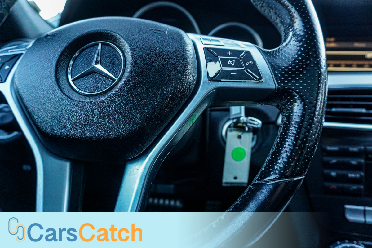 CARSCATCH - Used vehicle - Sedan MERCEDES-BENZ C-CLASS 2012