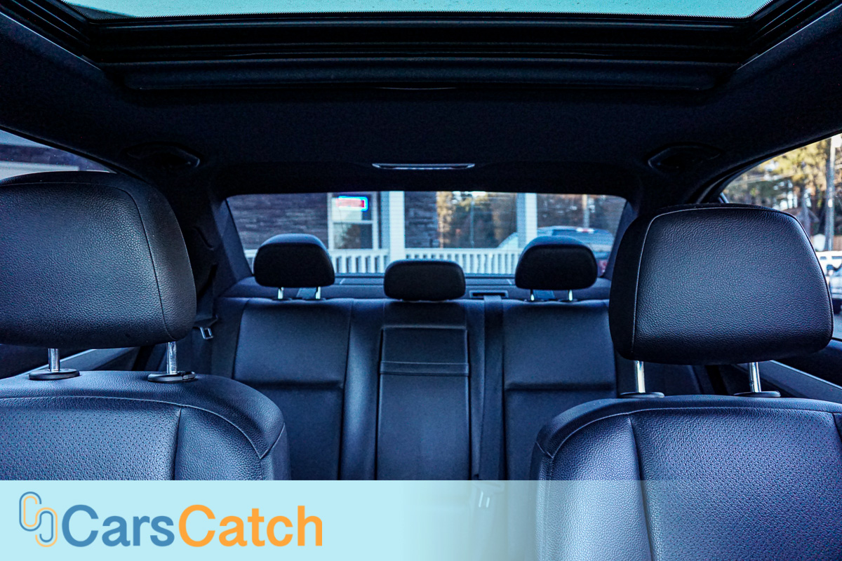 CARSCATCH - Used vehicle - Sedan MERCEDES-BENZ C-CLASS 2012