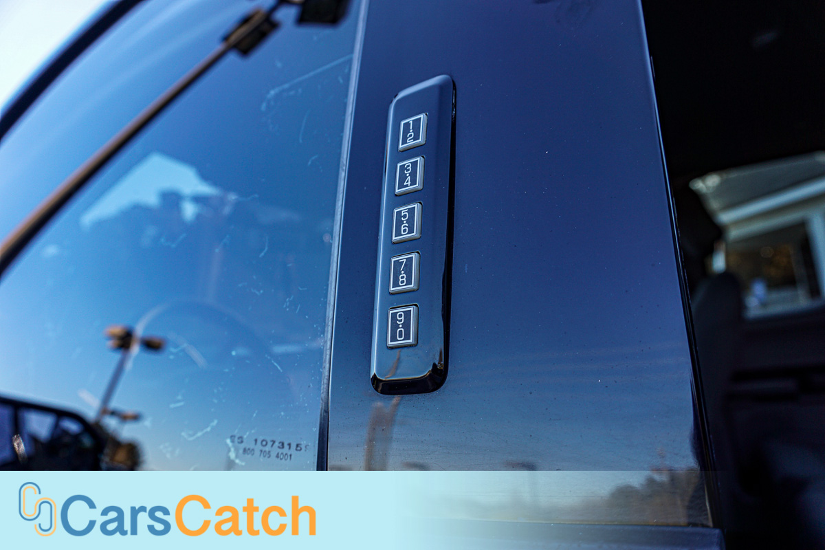 CARSCATCH - Used vehicle - Truck FORD F-150 2018