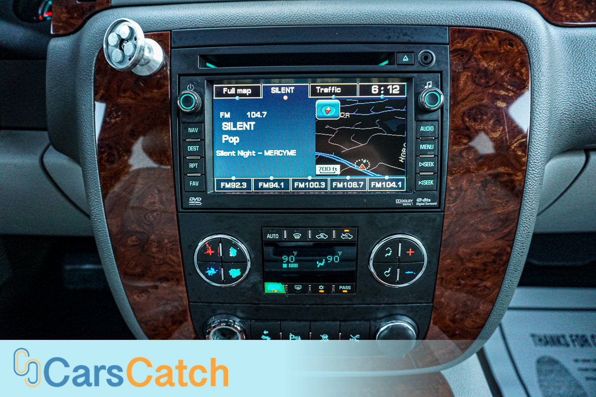 CARSCATCH - Used vehicle - Truck CHEVROLET AVALANCHE 2011