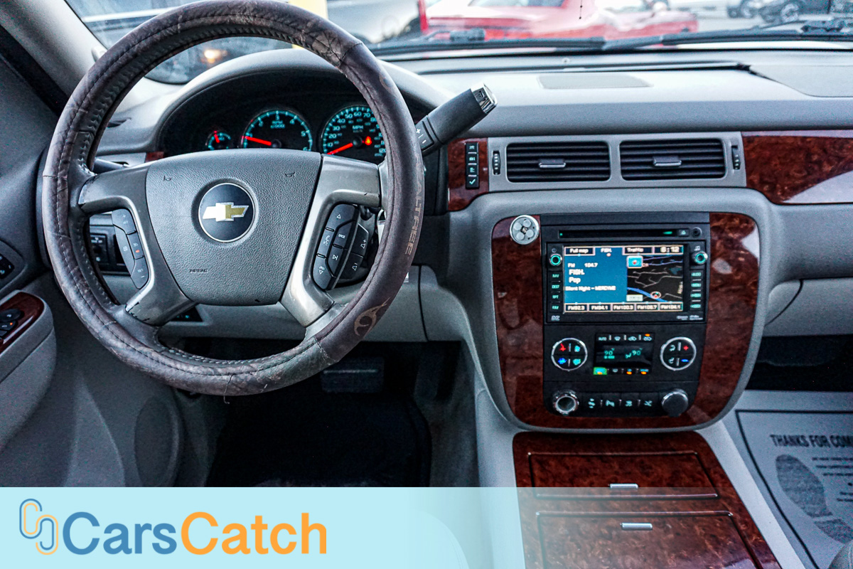 CARSCATCH - Used vehicle - Truck CHEVROLET AVALANCHE 2011