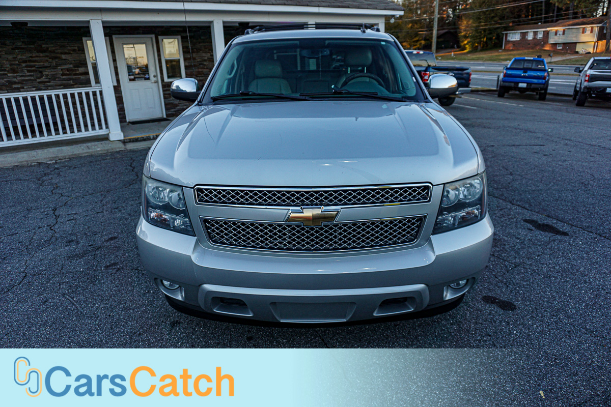 CARSCATCH - Used vehicle - Truck CHEVROLET AVALANCHE 2011