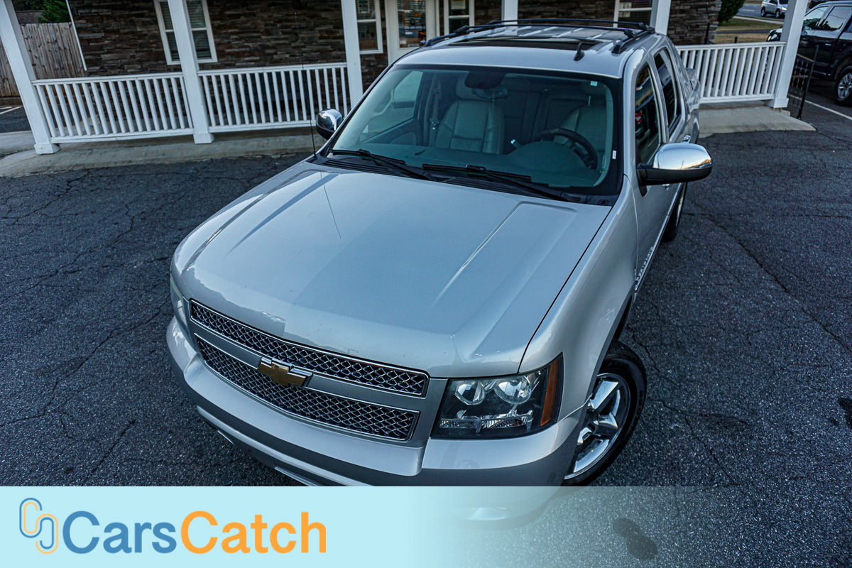 CARSCATCH - Used vehicle - Truck CHEVROLET AVALANCHE 2011
