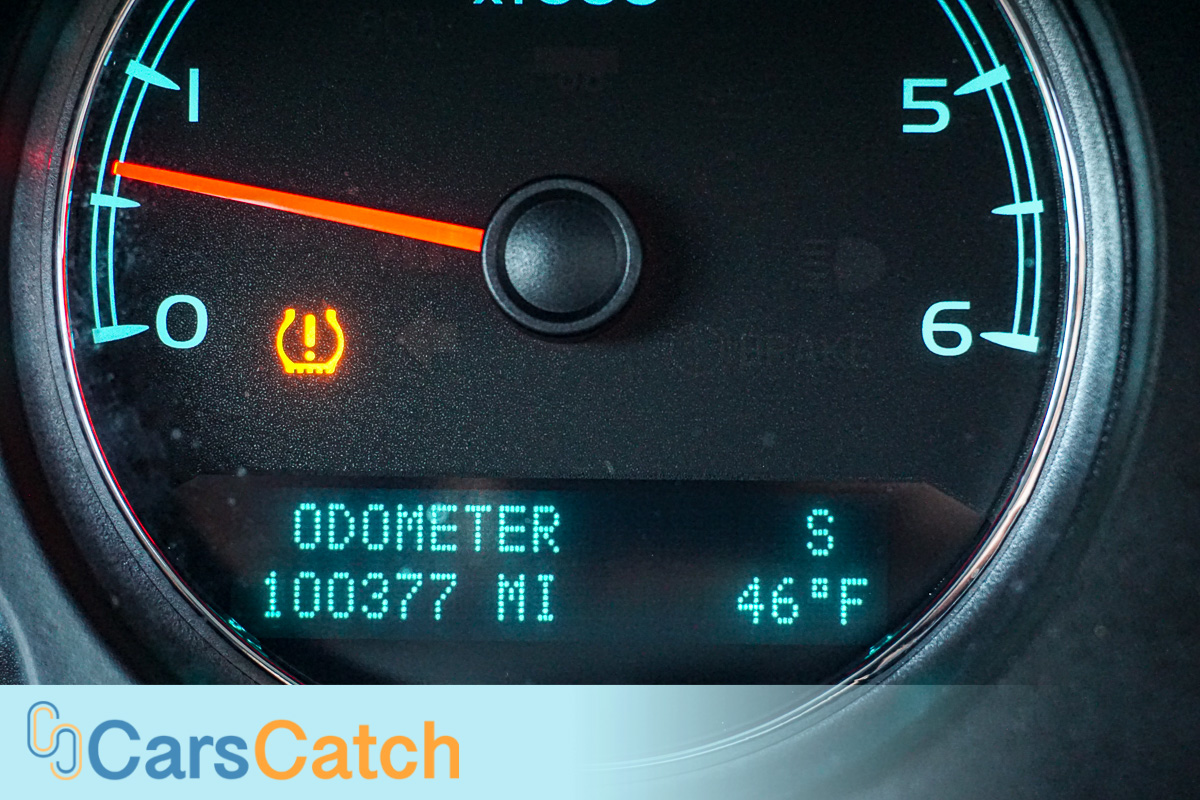 CARSCATCH - Used vehicle - Truck CHEVROLET AVALANCHE 2011