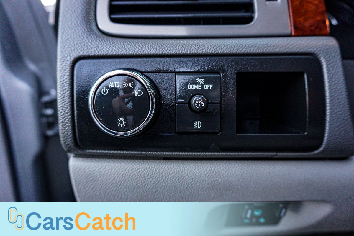 CARSCATCH - Used vehicle - Truck CHEVROLET AVALANCHE 2011