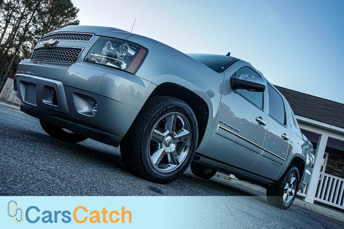 CARSCATCH - Used vehicle - Truck CHEVROLET AVALANCHE 2011