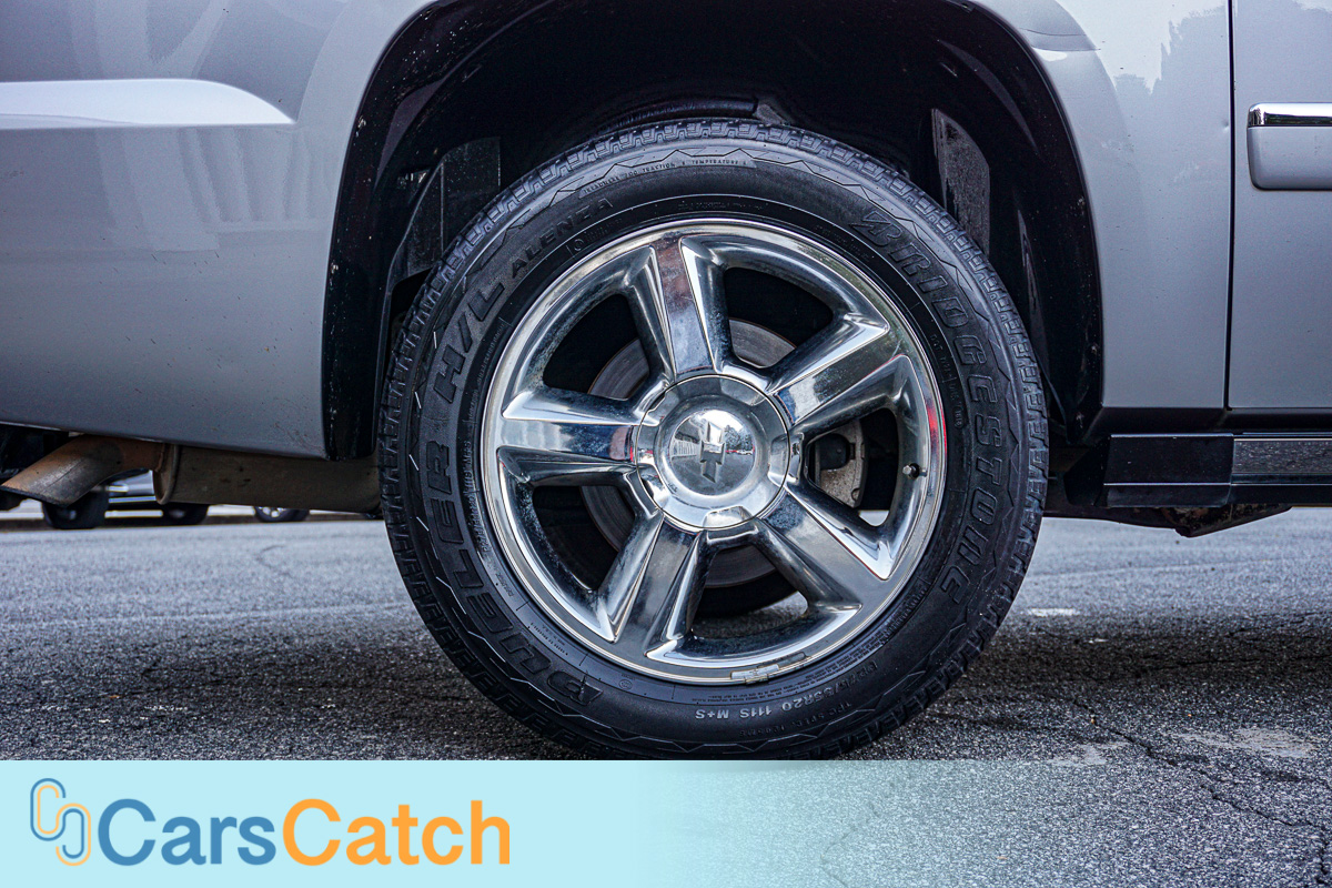 CARSCATCH - Used vehicle - Truck CHEVROLET AVALANCHE 2011