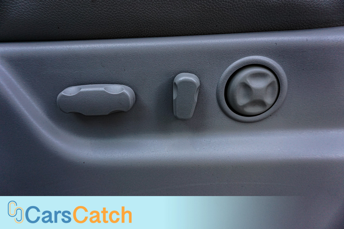 CARSCATCH - Used vehicle - Truck CHEVROLET AVALANCHE 2011