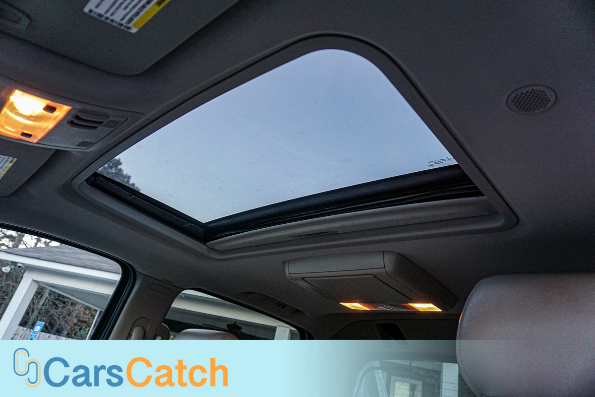 CARSCATCH - Used vehicle - Truck CHEVROLET AVALANCHE 2011