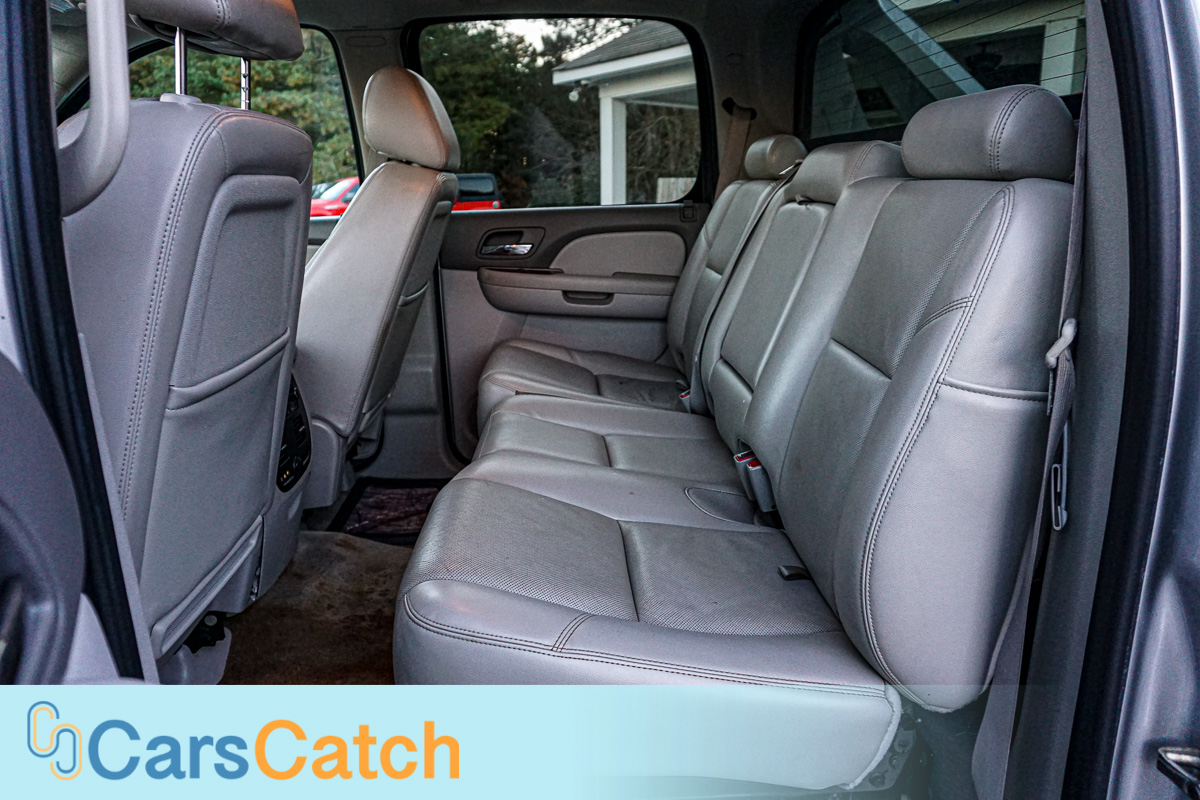 CARSCATCH - Used vehicle - Truck CHEVROLET AVALANCHE 2011