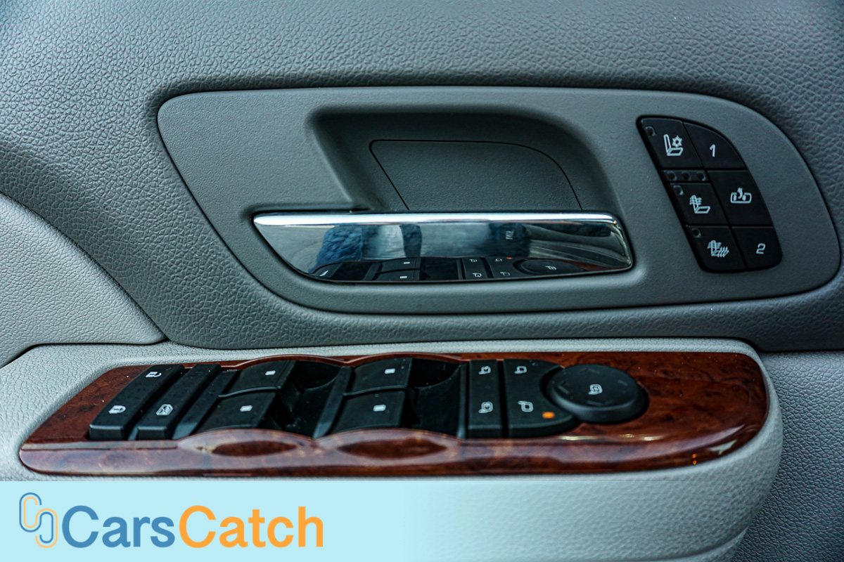 CARSCATCH - Used vehicle - Truck CHEVROLET AVALANCHE 2011