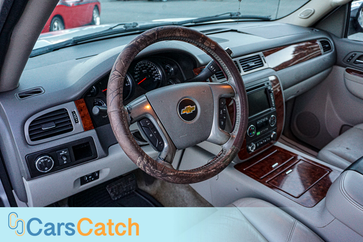 CARSCATCH - Used vehicle - Truck CHEVROLET AVALANCHE 2011