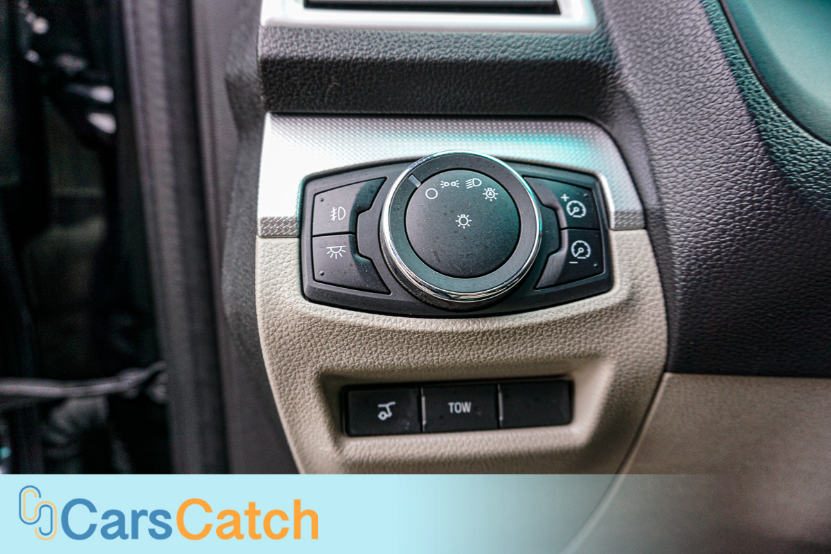 CARSCATCH - Used vehicle - SUV FORD EXPLORER 2013