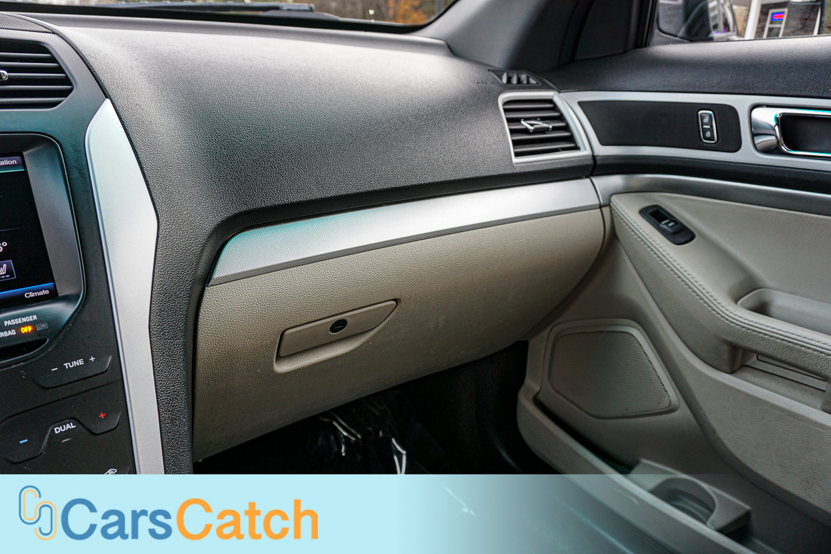 CARSCATCH - Used vehicle - SUV FORD EXPLORER 2013