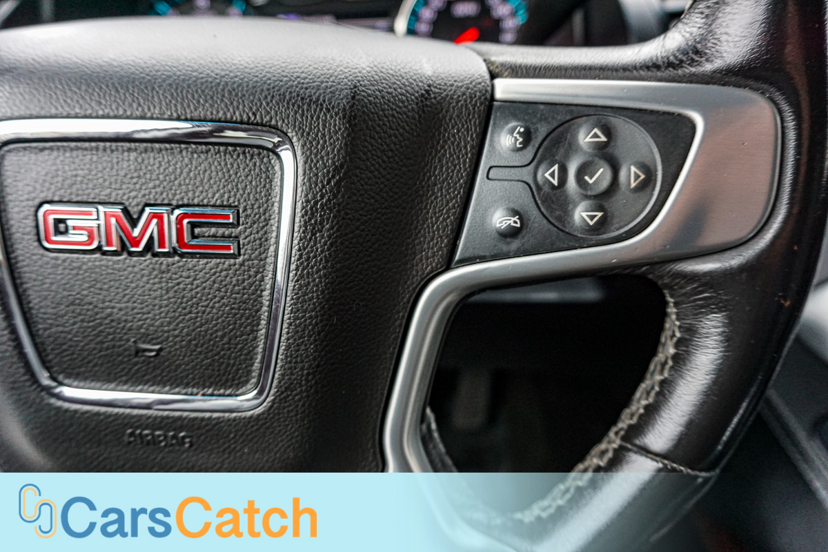 CARSCATCH - Used vehicle - SUV GMC YUKON XL 2018