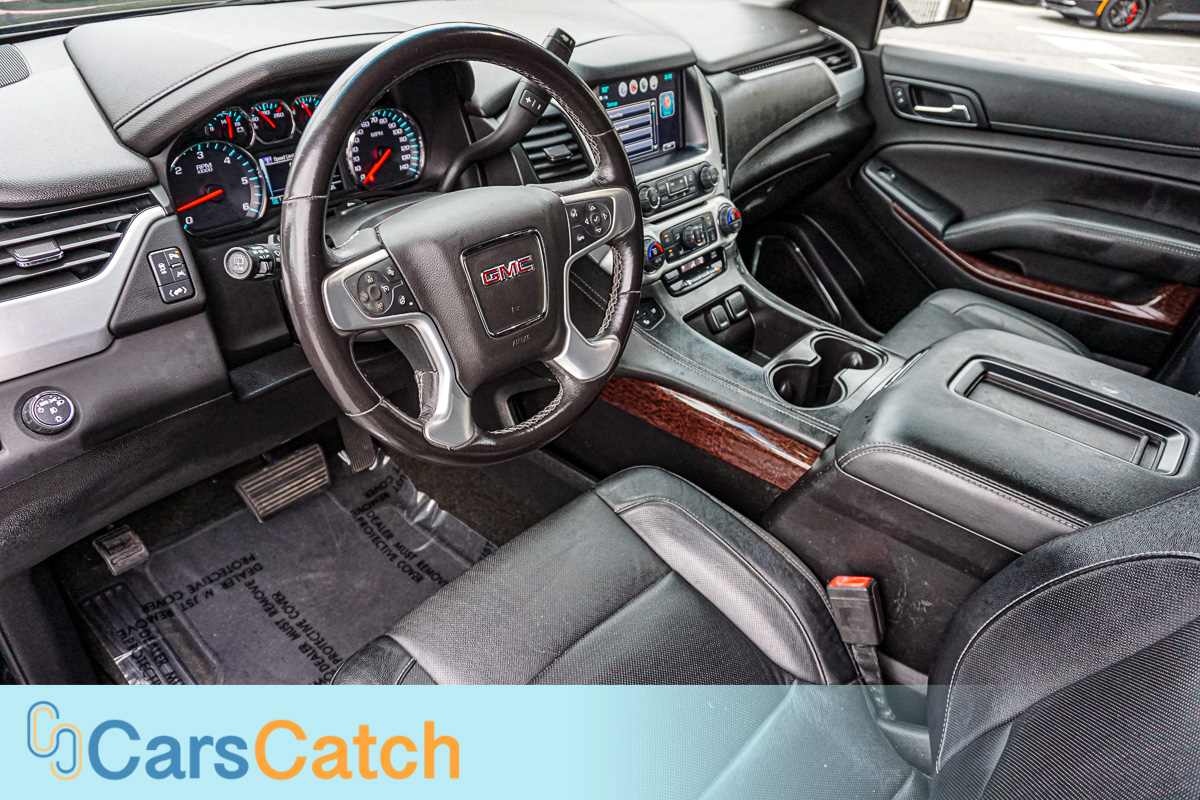 CARSCATCH - Used vehicle - SUV GMC YUKON XL 2018