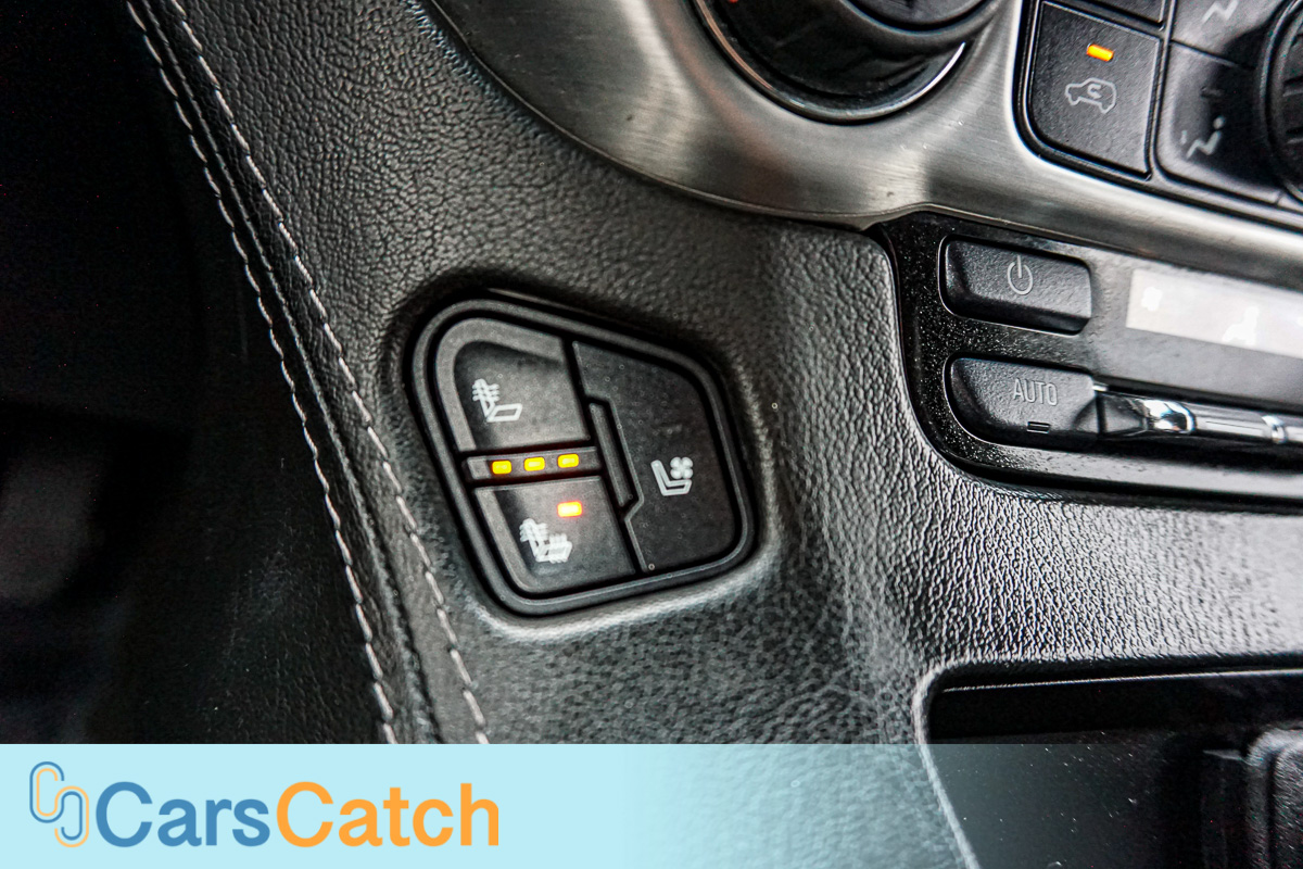 CARSCATCH - Used vehicle - SUV GMC YUKON XL 2018