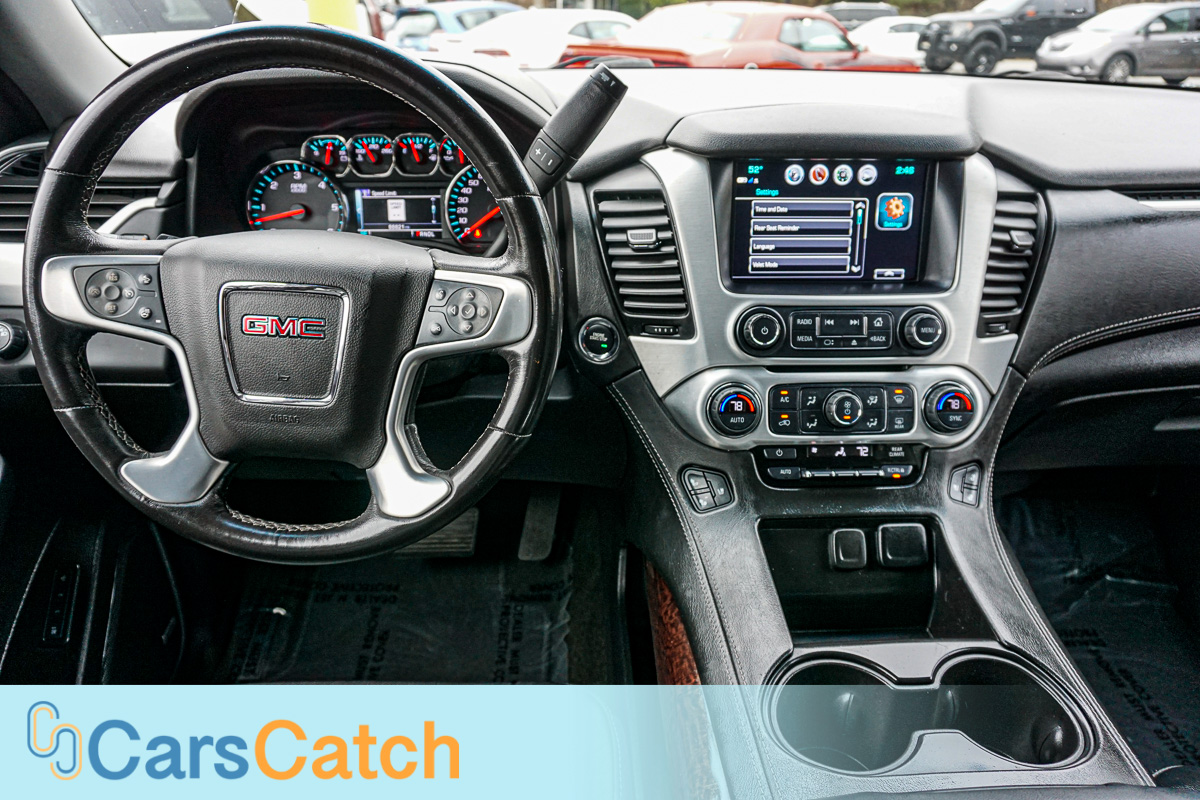 CARSCATCH - Used vehicle - SUV GMC YUKON XL 2018