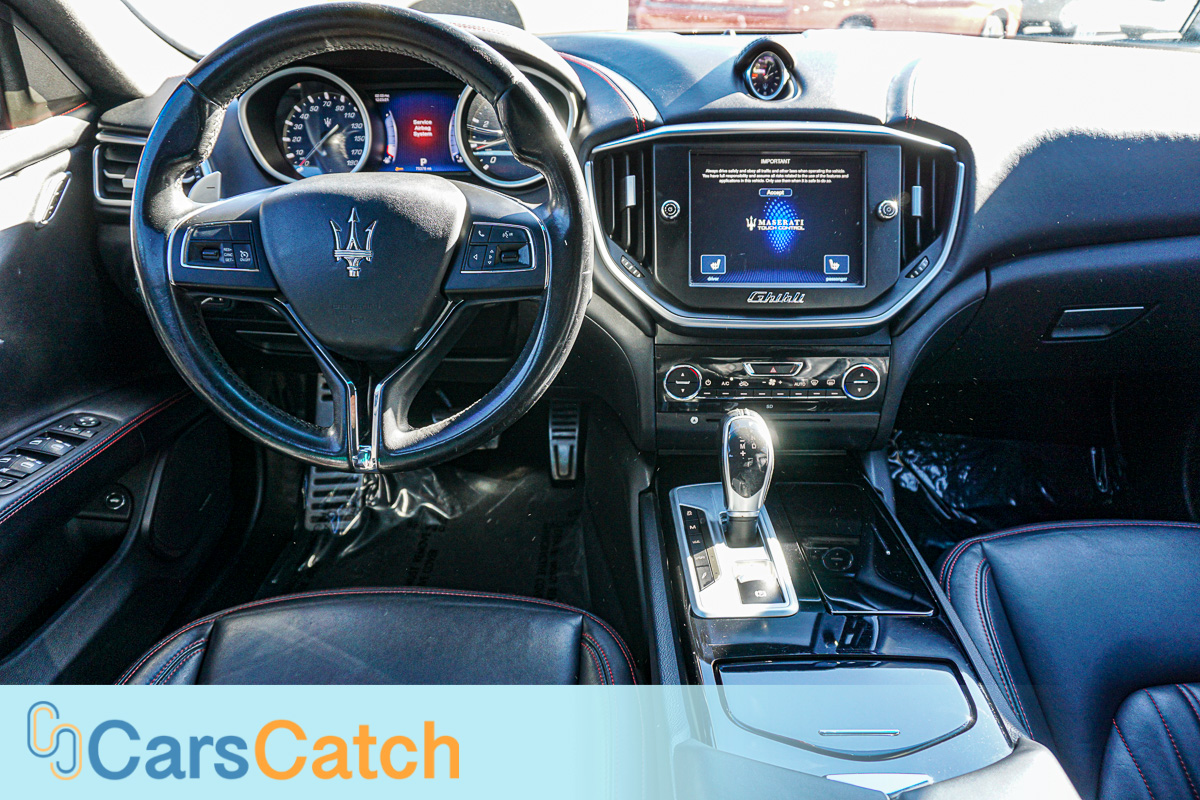 CARSCATCH - Used vehicle - Sedan MASERATI GHIBLI 2016