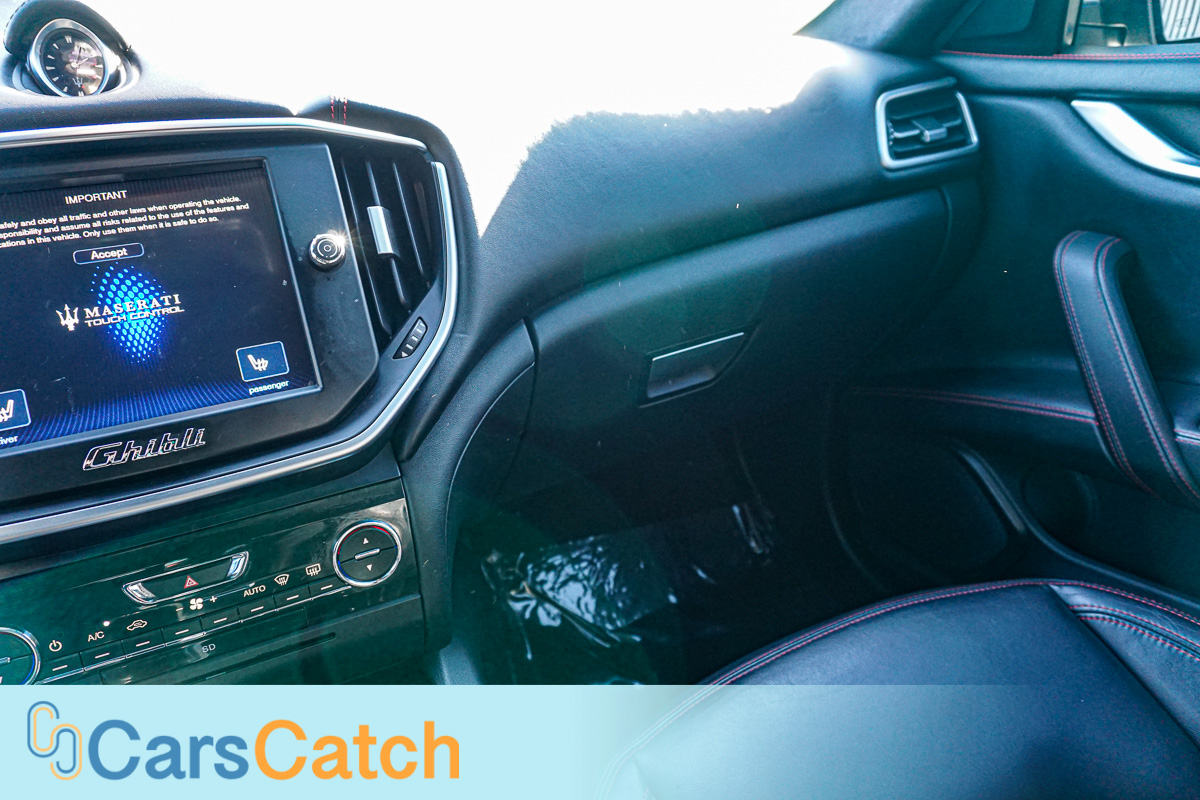 CARSCATCH - Used vehicle - Sedan MASERATI GHIBLI 2016