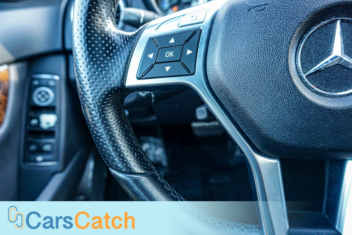 CARSCATCH - Used vehicle - Sedan MERCEDES-BENZ C-CLASS 2012