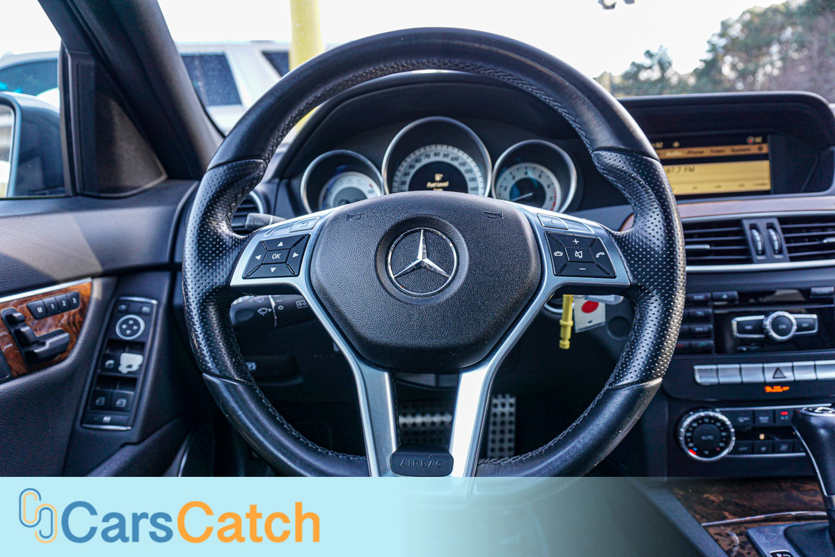 CARSCATCH - Used vehicle - Sedan MERCEDES-BENZ C-CLASS 2012