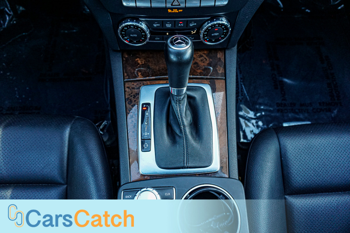 CARSCATCH - Used vehicle - Sedan MERCEDES-BENZ C-CLASS 2012