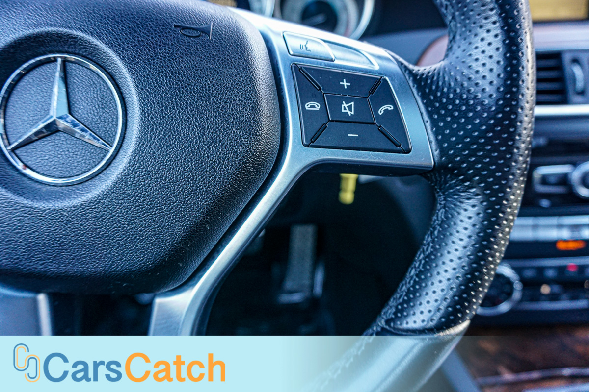 CARSCATCH - Used vehicle - Sedan MERCEDES-BENZ C-CLASS 2012