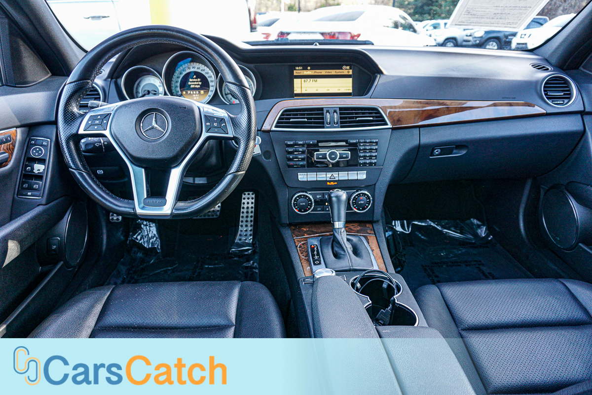 CARSCATCH - Used vehicle - Sedan MERCEDES-BENZ C-CLASS 2012