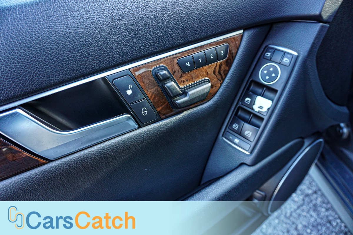 CARSCATCH - Used vehicle - Sedan MERCEDES-BENZ C-CLASS 2012