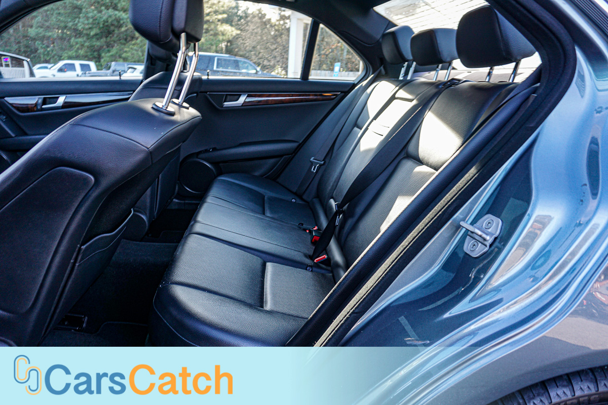 CARSCATCH - Used vehicle - Sedan MERCEDES-BENZ C-CLASS 2012