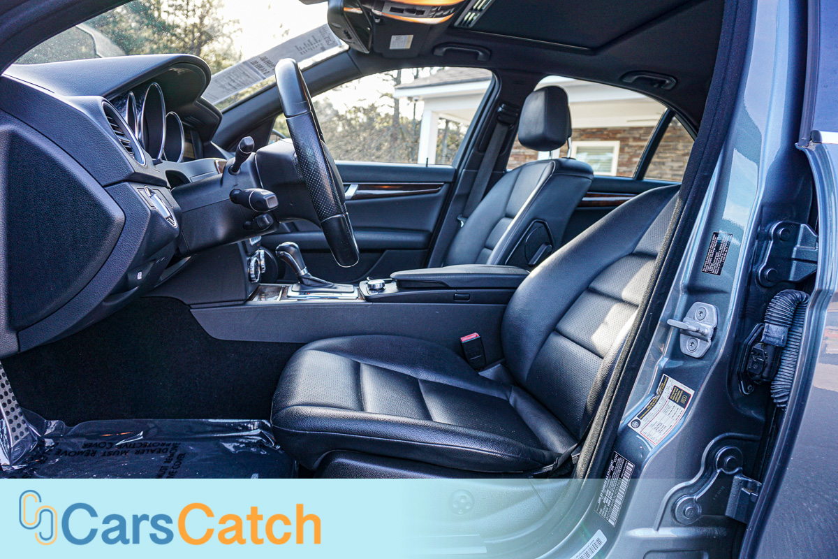 CARSCATCH - Used vehicle - Sedan MERCEDES-BENZ C-CLASS 2012