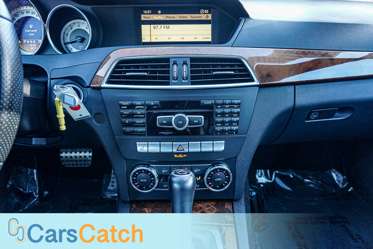 CARSCATCH - Used vehicle - Sedan MERCEDES-BENZ C-CLASS 2012