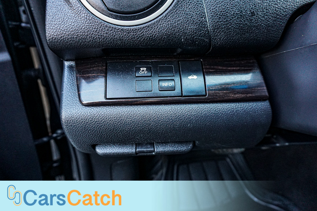 CARSCATCH - Used vehicle - Sedan MAZDA MAZDA6 2012