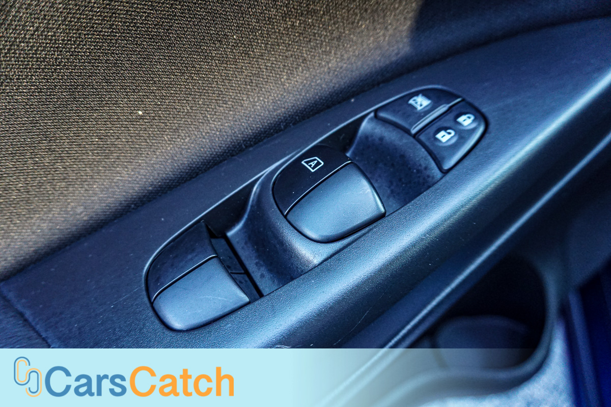 CARSCATCH - Used vehicle - Sedan NISSAN SENTRA 2019