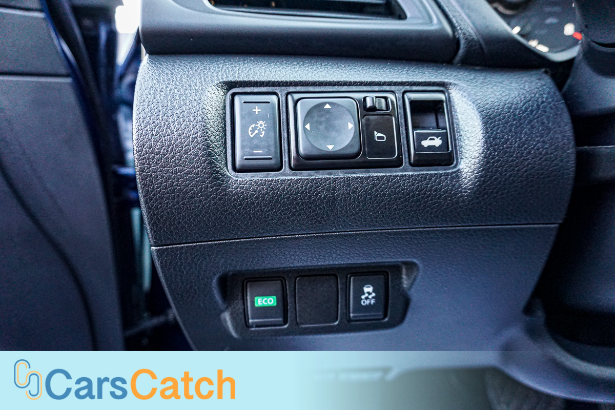 CARSCATCH - Used vehicle - Sedan NISSAN SENTRA 2019