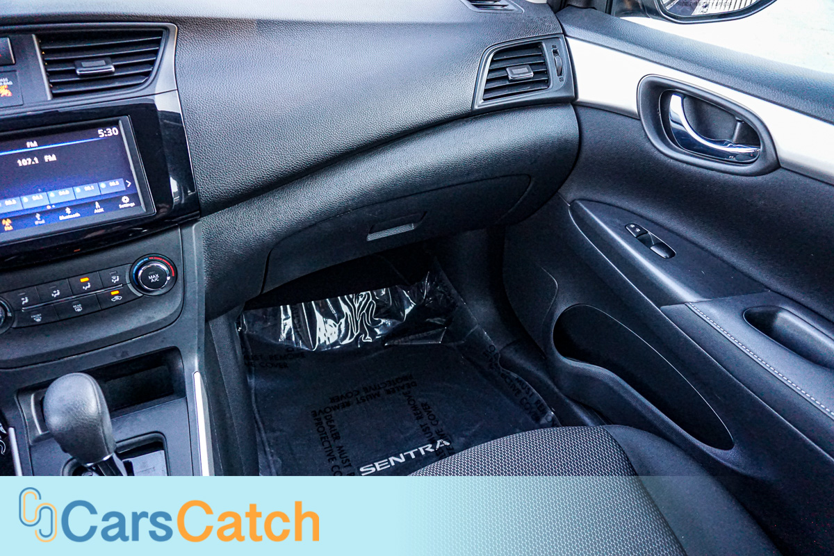 CARSCATCH - Used vehicle - Sedan NISSAN SENTRA 2019