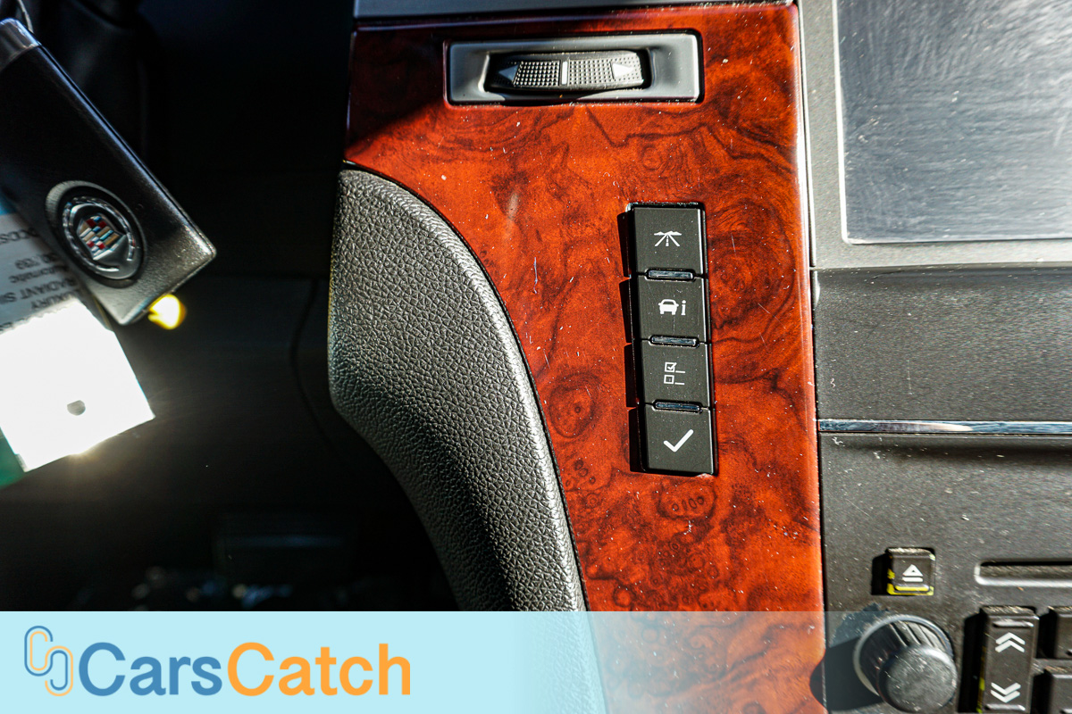 CARSCATCH - Used vehicle - SUV CADILLAC ESCALADE ESV 2013