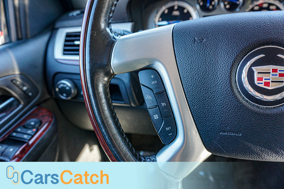 CARSCATCH - Used vehicle - SUV CADILLAC ESCALADE ESV 2013