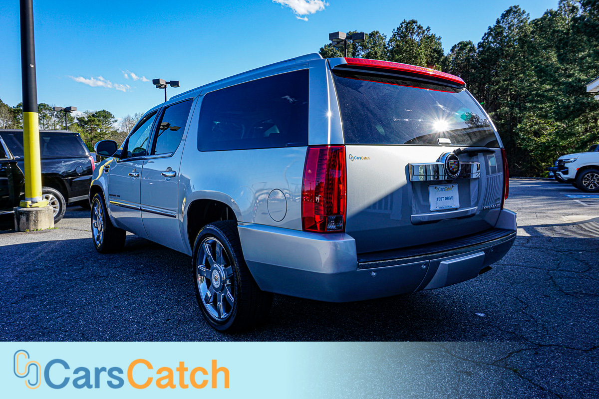 CARSCATCH - Used vehicle - SUV CADILLAC ESCALADE ESV 2013