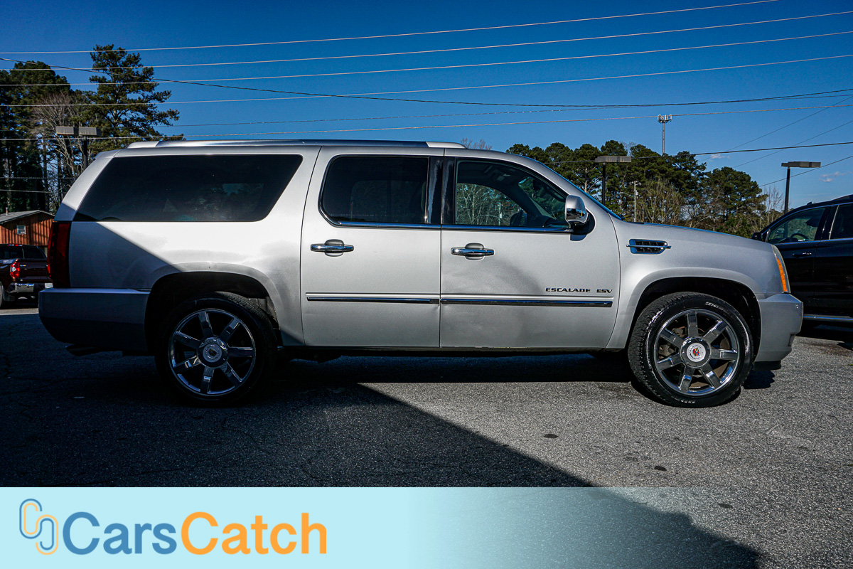 CARSCATCH - Used vehicle - SUV CADILLAC ESCALADE ESV 2013
