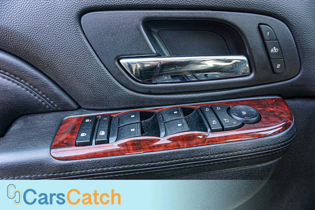 CARSCATCH - Used vehicle - SUV CADILLAC ESCALADE ESV 2013