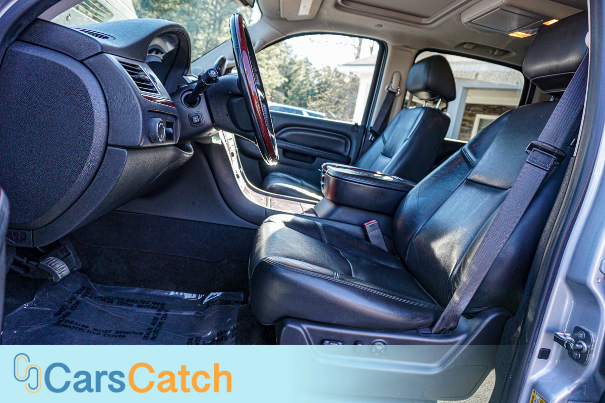 CARSCATCH - Used vehicle - SUV CADILLAC ESCALADE ESV 2013