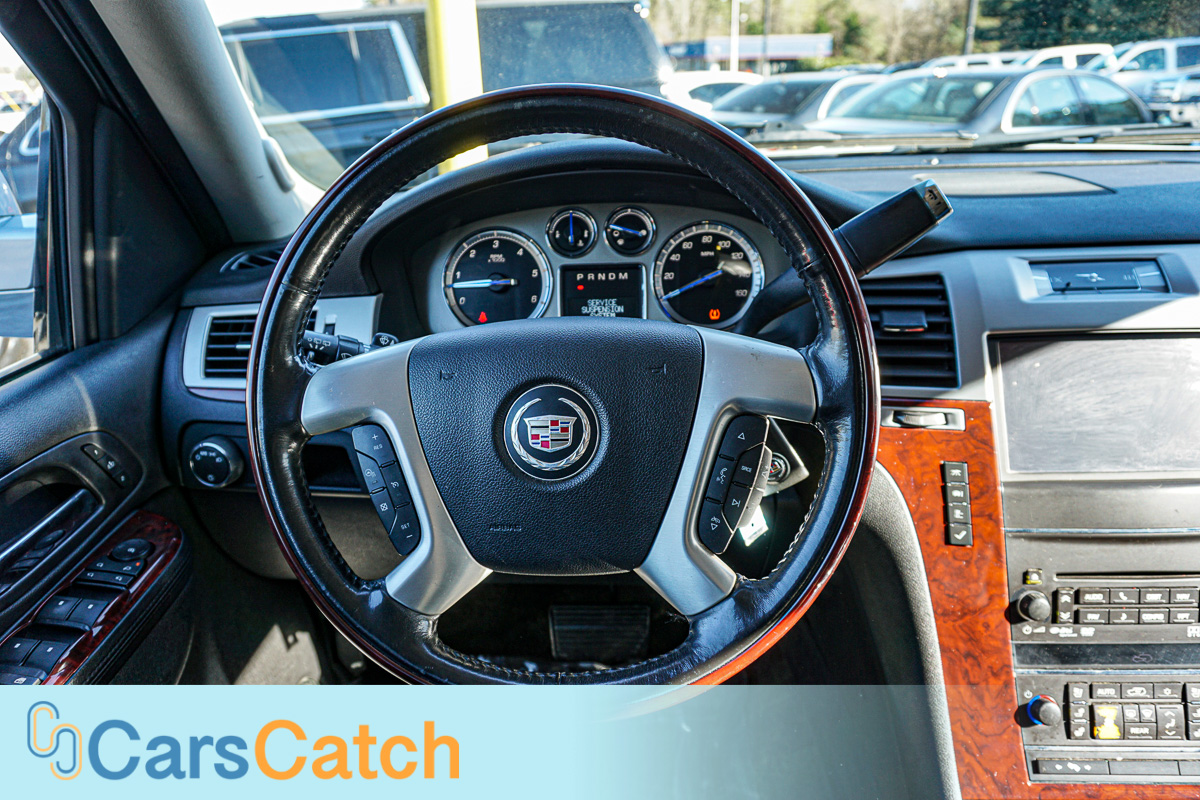 CARSCATCH - Used vehicle - SUV CADILLAC ESCALADE ESV 2013