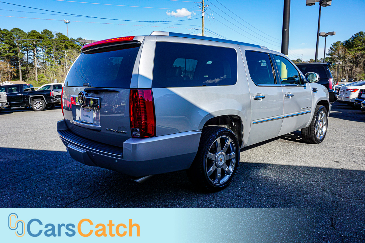 CARSCATCH - Used vehicle - SUV CADILLAC ESCALADE ESV 2013