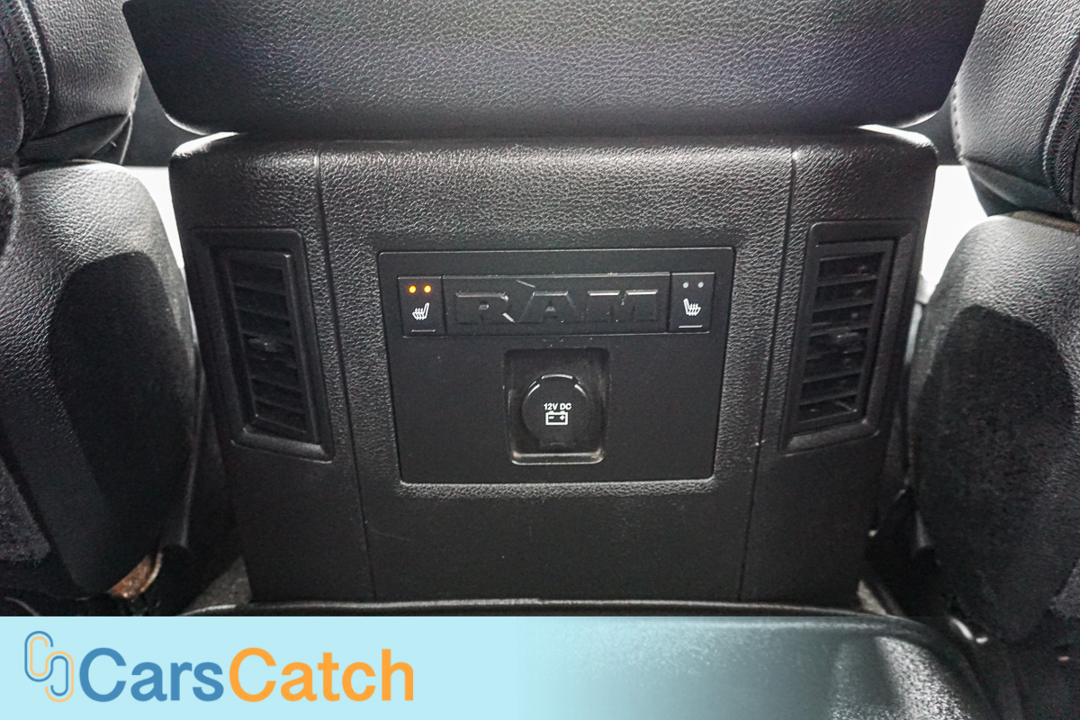 CARSCATCH - Used vehicle - Truck RAM 1500 2017